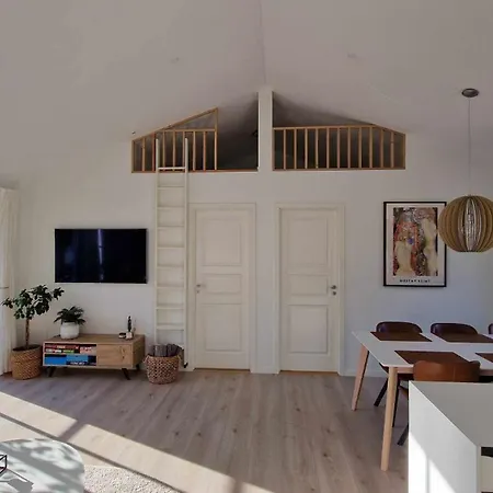 Ved Mosso Med Sokig سكاندربورغ